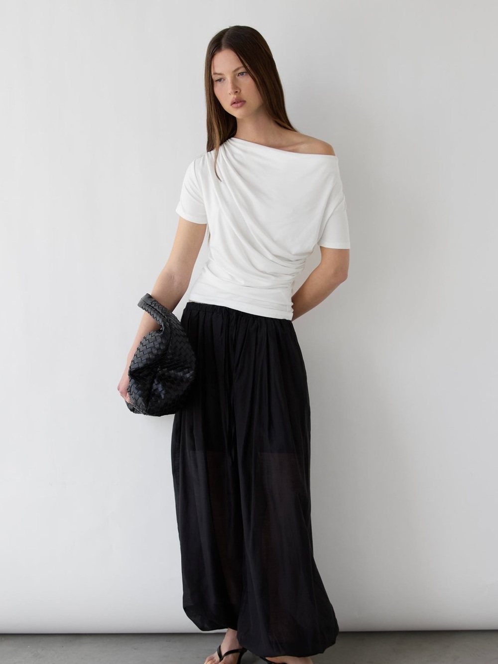 OAK + FORT BOAT NECK TOP WITH SHIRRED SIDE DETAIL